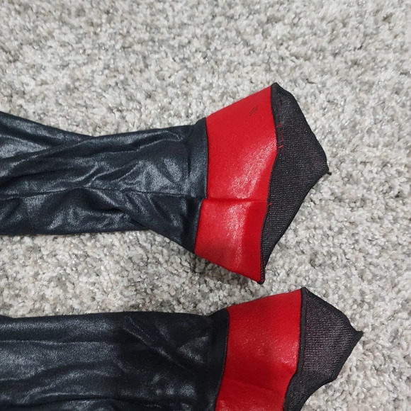 Spirit Halloween Love Bite Vamp Costume - Includes Dress, Capelet & Gloves Small - Picture 14 of 16